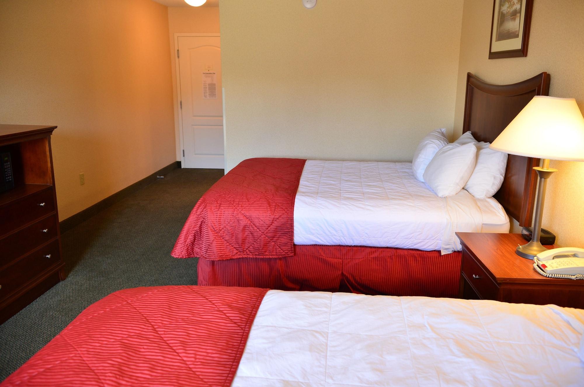 Clarion Inn & Suites At The Outlets Of Lake George Exteriér fotografie