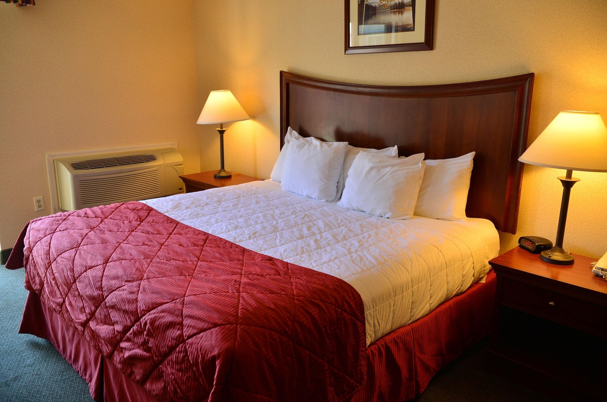 Clarion Inn & Suites At The Outlets Of Lake George Exteriér fotografie