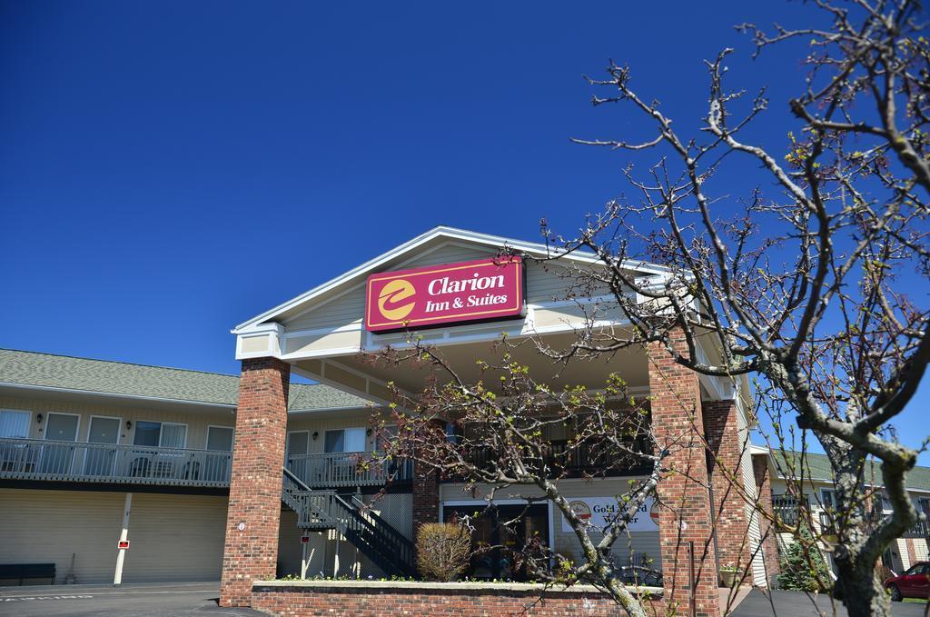 Clarion Inn & Suites At The Outlets Of Lake George Exteriér fotografie