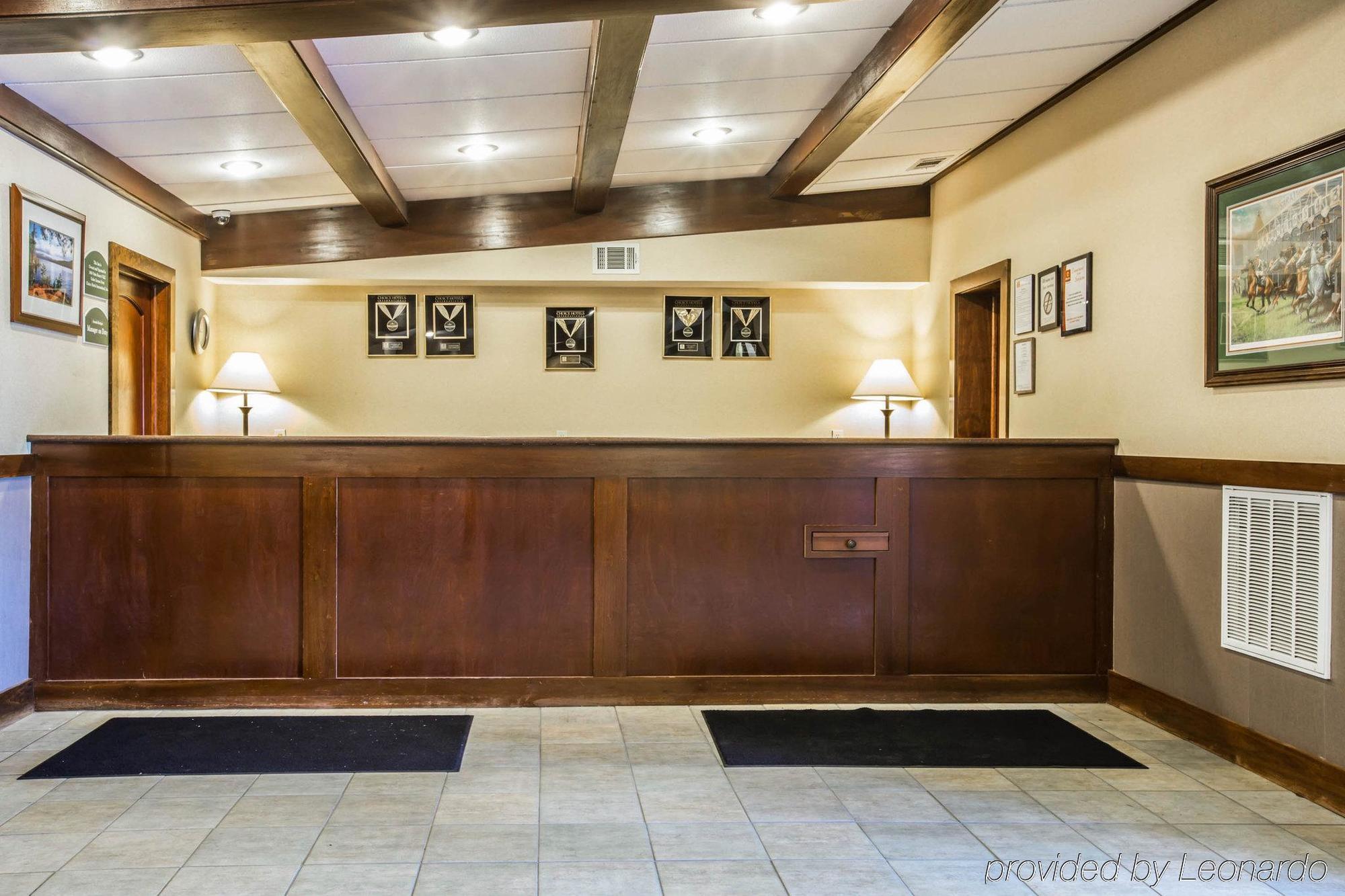Clarion Inn & Suites At The Outlets Of Lake George Exteriér fotografie