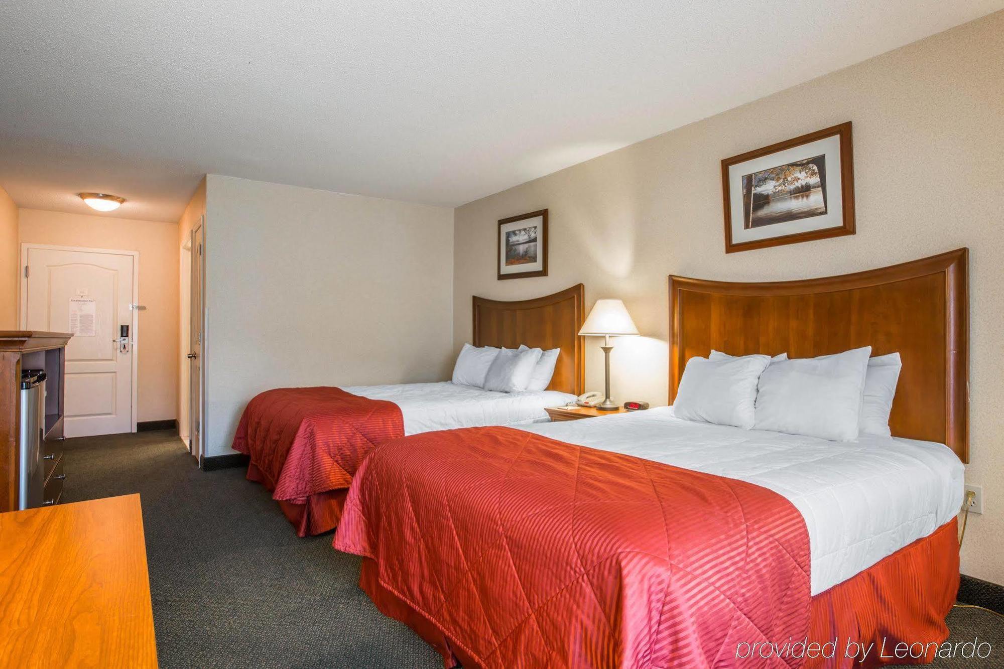 Clarion Inn & Suites Lake George Exteriér fotografie