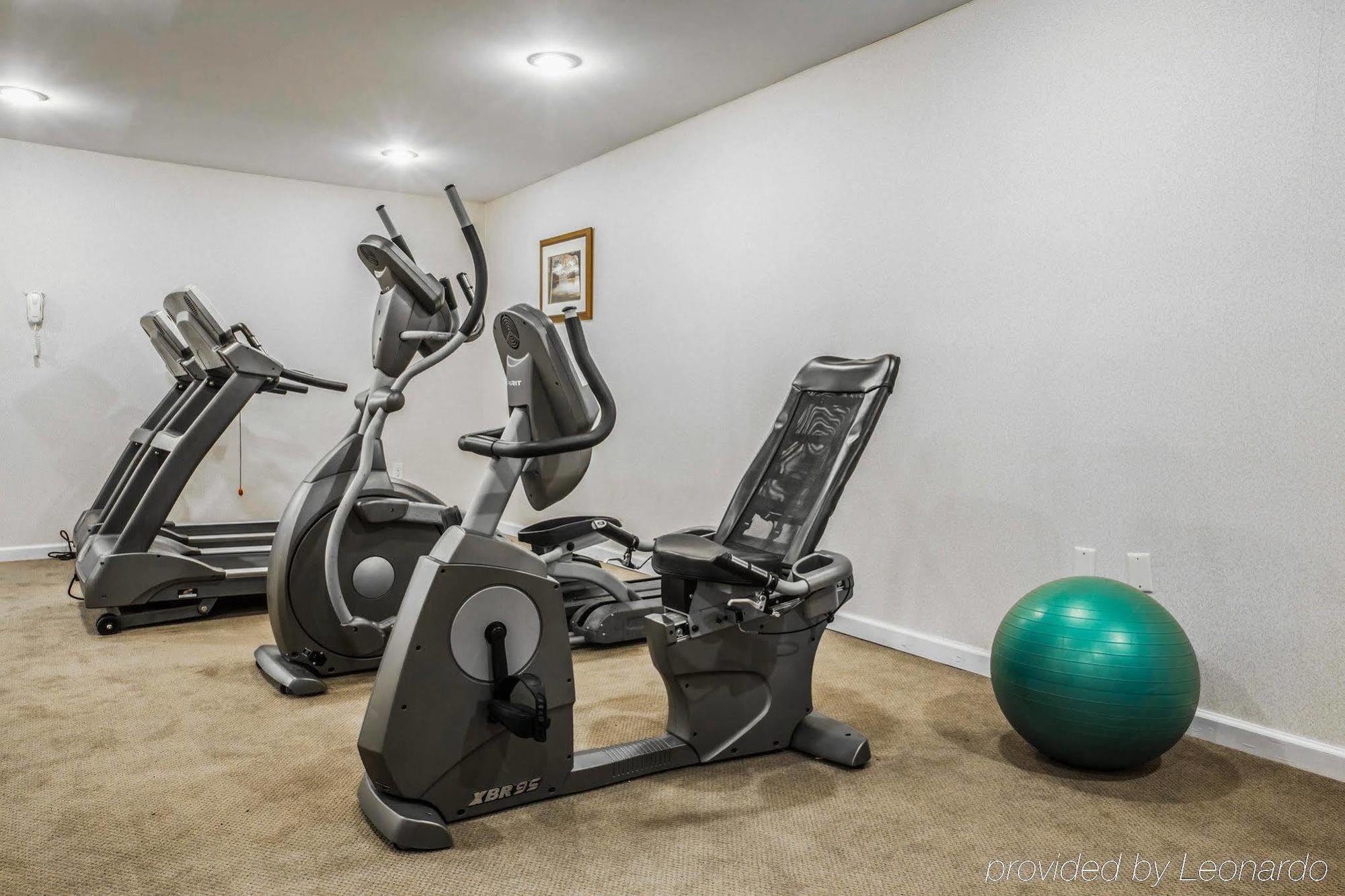 Clarion Inn & Suites At The Outlets Of Lake George Exteriér fotografie